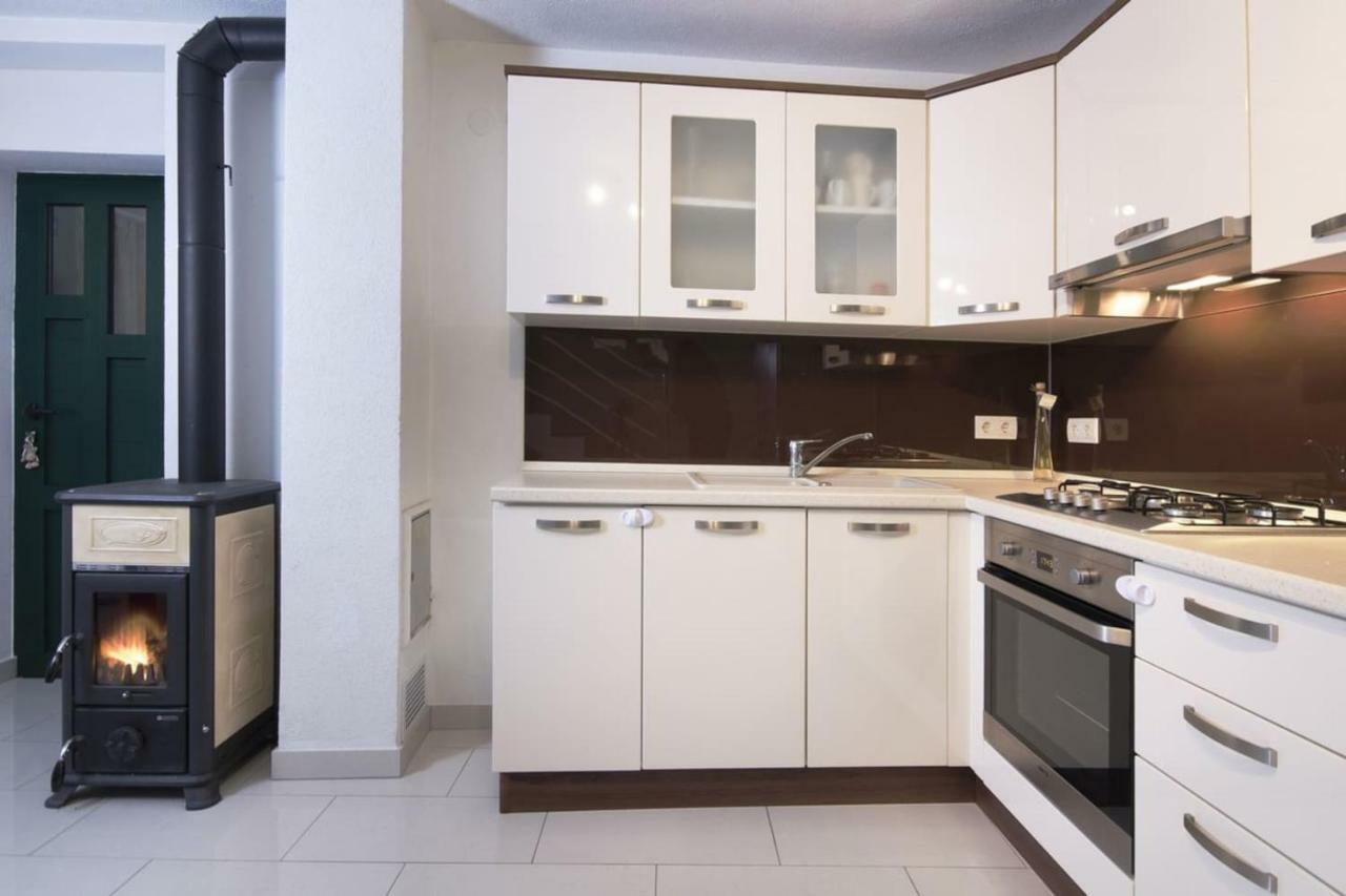 Holiday Home Marta With Heated Pool,Grill,Sea View Bast ภายนอก รูปภาพ